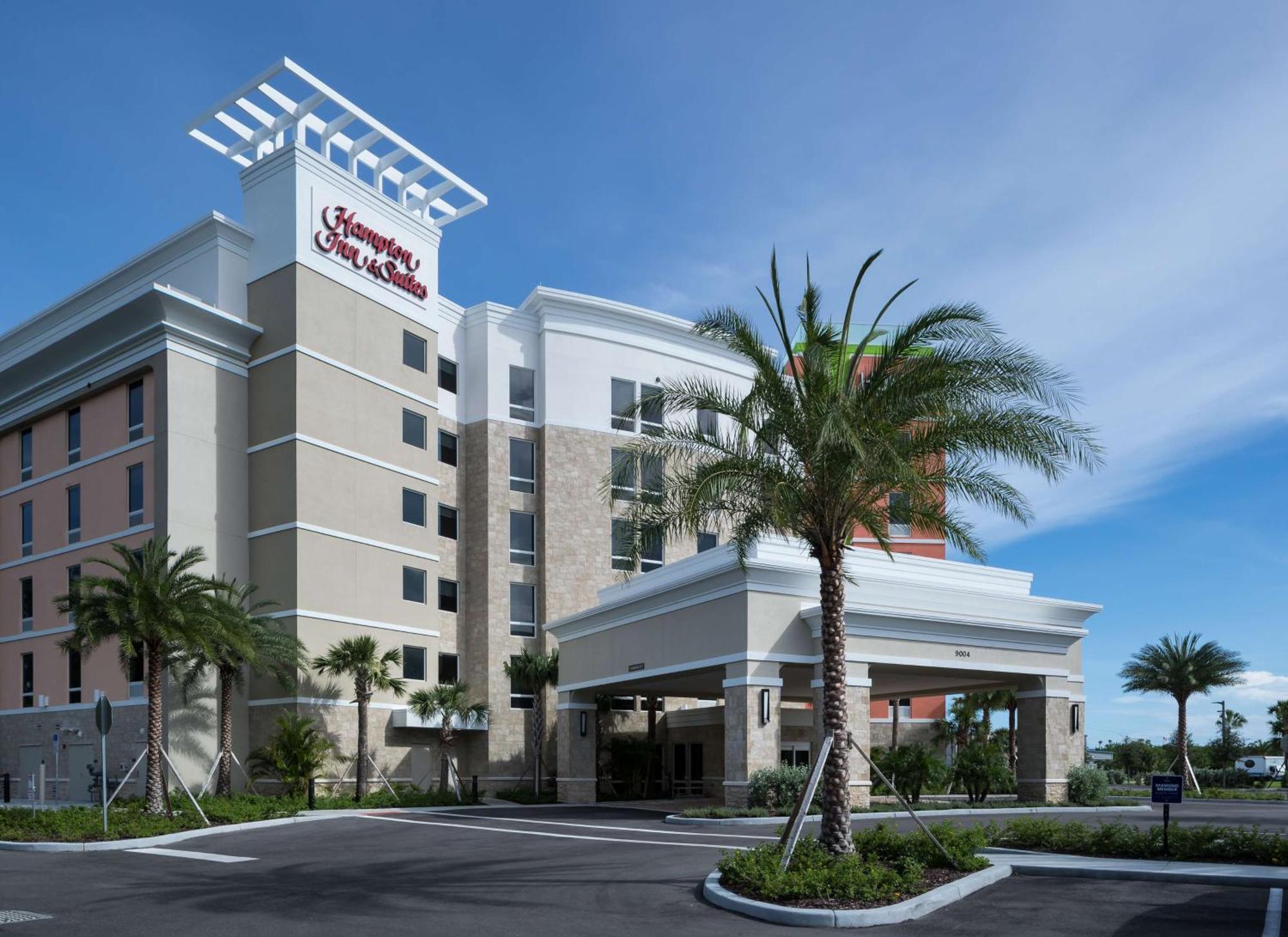 Hampton Inn & Suites Cape Canaveral Cruise Port, Fl Exterior photo